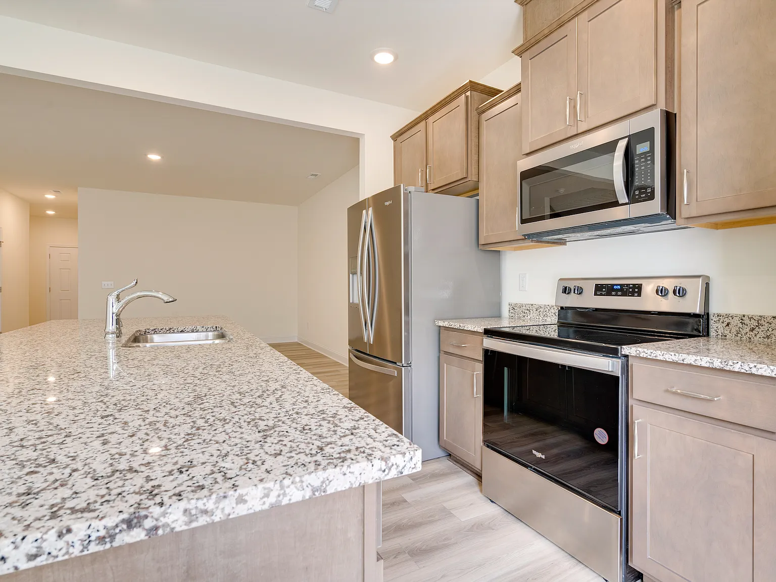 3 bed, 2.5 bath, 1733 sqft, $1,750 — Photo 4