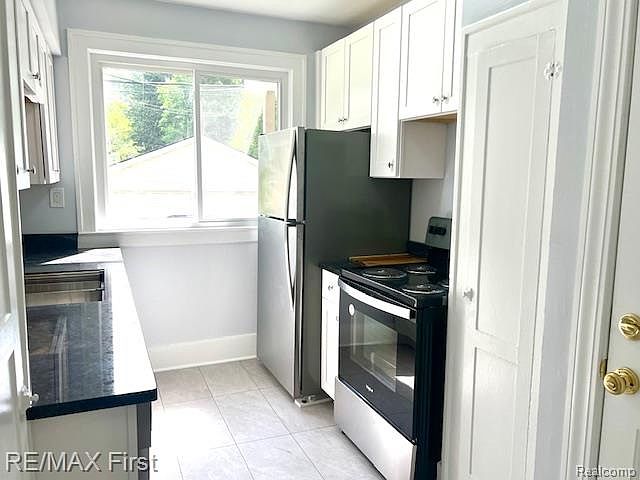 544 Laprairie St, photo 8