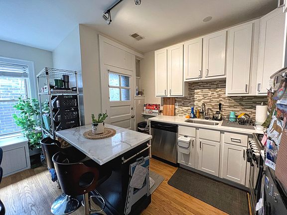 4th image of 4841 N Ashland Ave #6