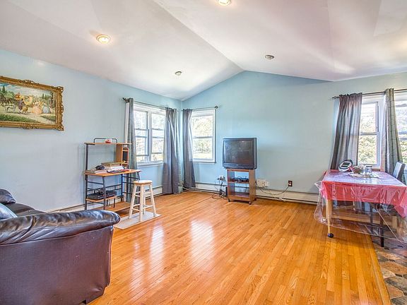 2nd Floor Living Room