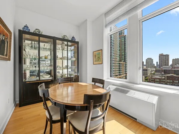 80 Riverside Boulevard image 3 of 17