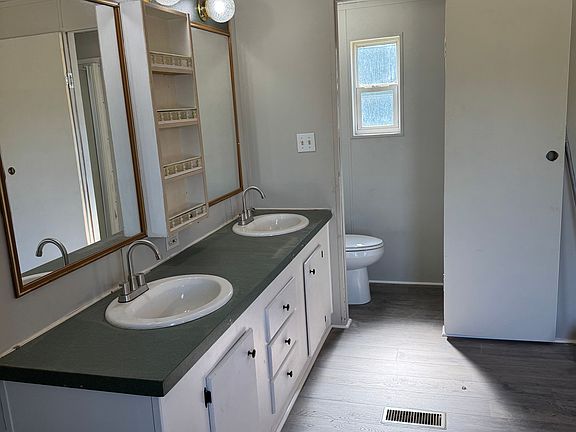 3rd image of 225 Burnett Chapel Ln