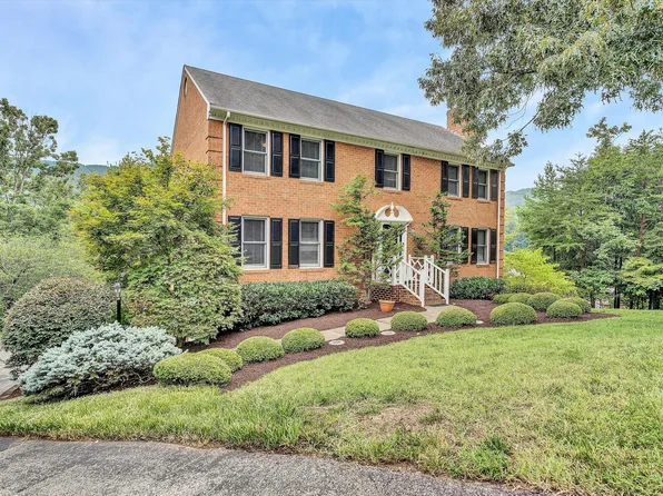 4926 Bear Ridge Cir, Roanoke, VA 24018