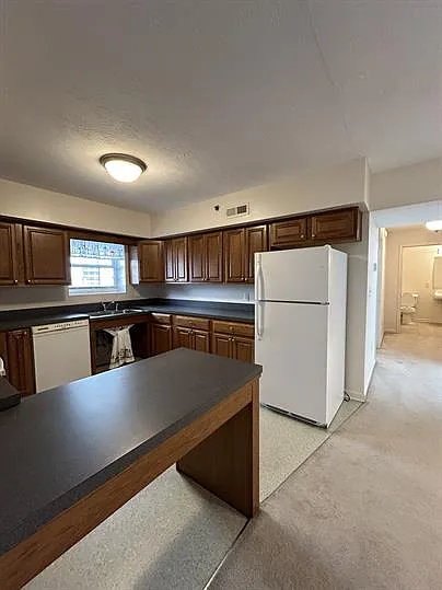 17 Rosewood Ct #103 — Photo 7