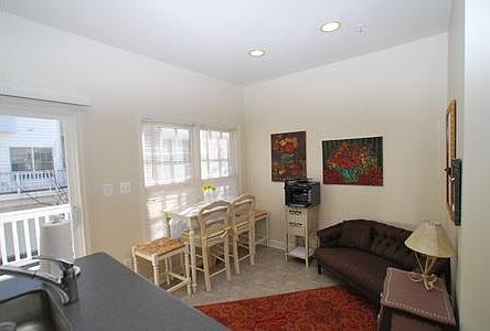 4th image of 506 Fallsgrove Dr