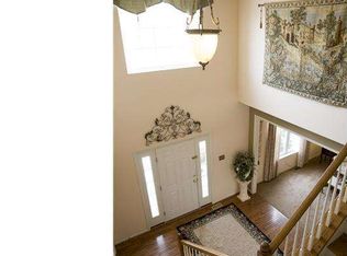 210 Grasshopper Ln, Royersford, PA 19468