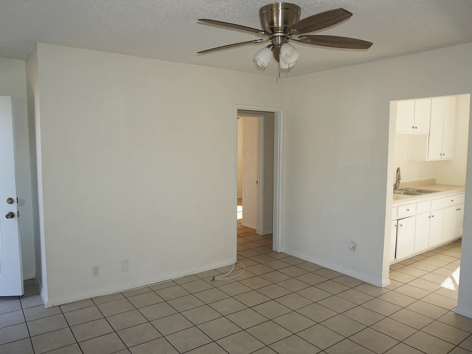2 bed, 700 sqft, $2,500 — Photo 4