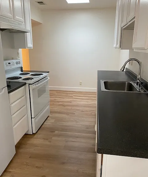 3223 Glendora Dr — Photo 7
