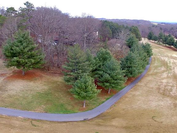 2nd image of Stonewall Jackson Dr
