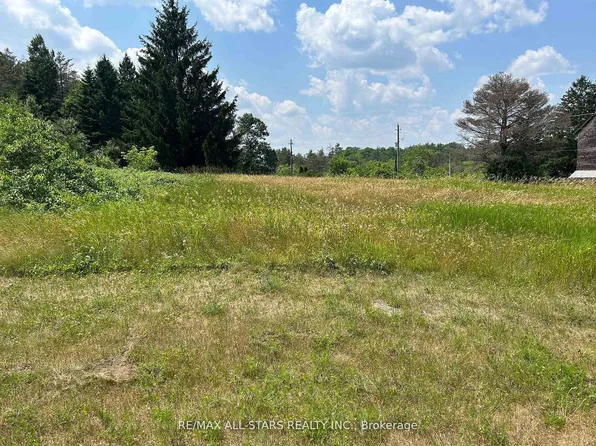 2 Thomas St, Kawartha Lakes, ON L0A 1K0