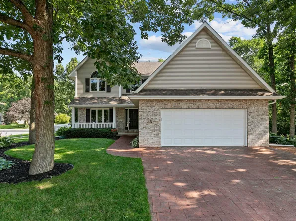 2852 Montclair Pl, Oshkosh, WI 54904