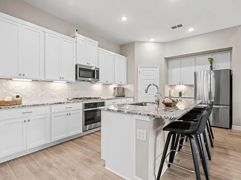 4106 Sherman Oak Ln — Photo 7