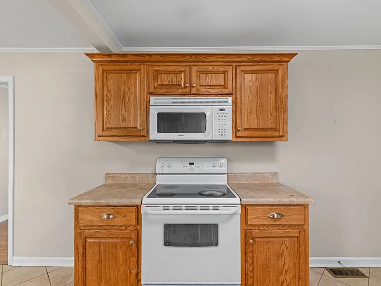 612 Eason Ave — Photo 8