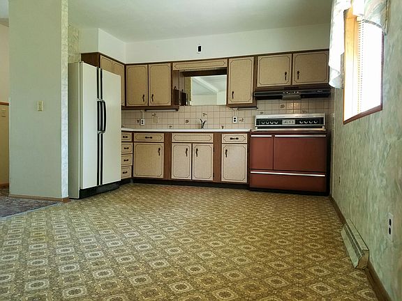 2nd image of 601 Dannie Dr