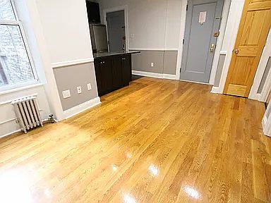 4th image of 42 Bank St #12F