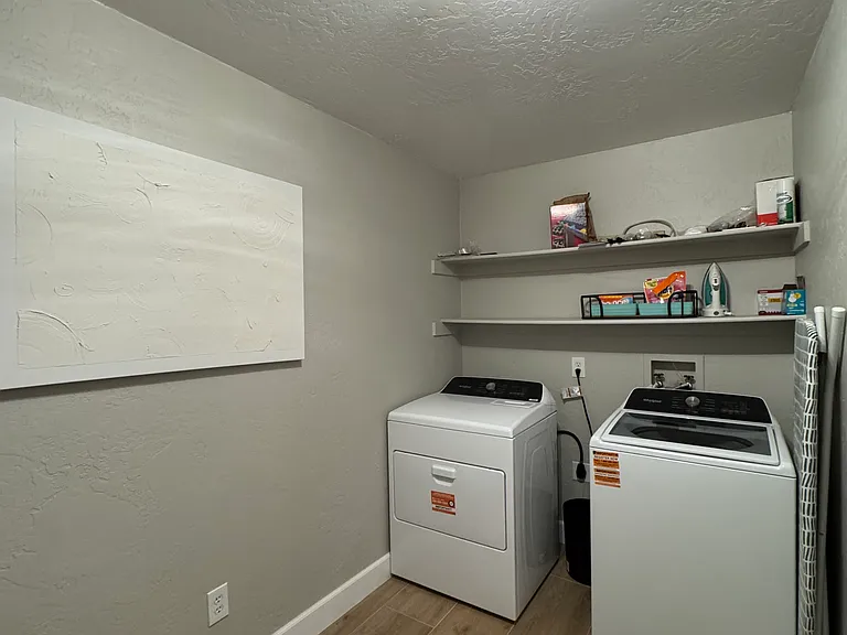 3732 N Taylor Dr — Photo 31