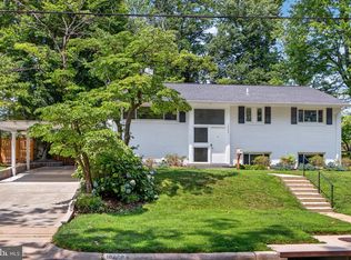 10228 Hatherleigh Dr, Bethesda, MD 20814