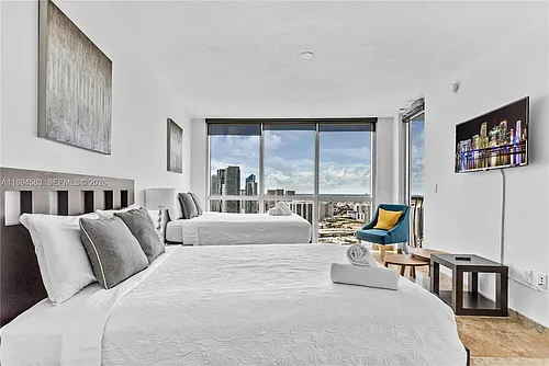 1750 N Bayshore Dr #5014 Photo 1
