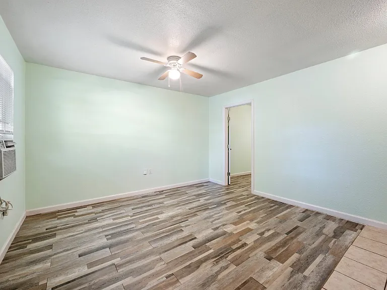 3524 Avenue M #B — Photo 6