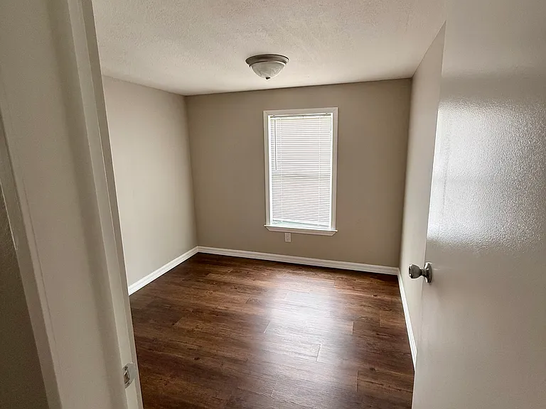 8020 Tanner Williams Rd — Photo 8