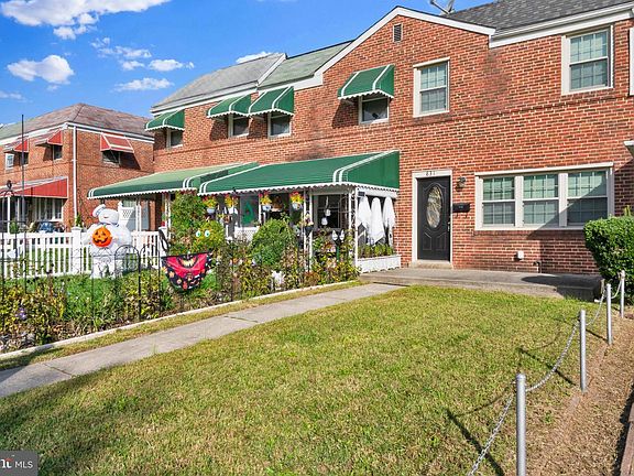3rd image of 831 Jeannette Ave