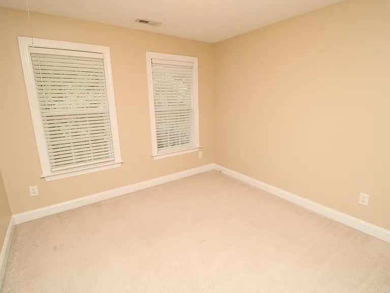 36 W Trafalgar Ct — Photo 29