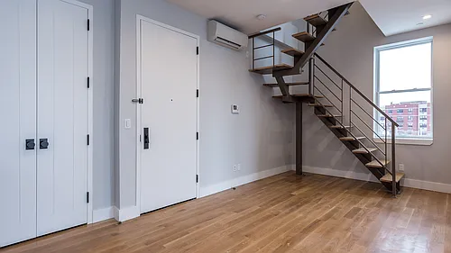 34 Belvedere St #4A Photo 1