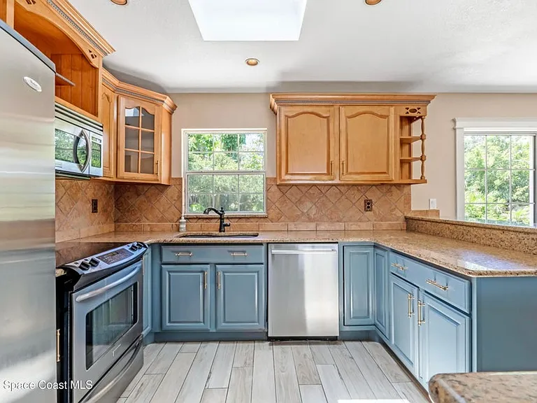 317 Surf Dr — Photo 7