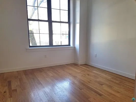 Rented by EXR | media 4