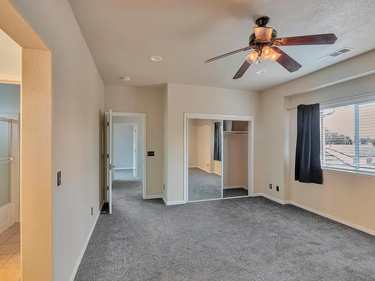 1061 Vermont Ave — Photo 17
