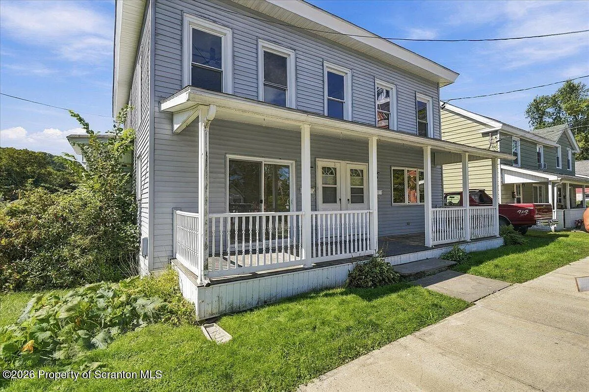 763 Jackson Ave — Photo 3