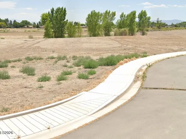 421 Seminole Dr, Yerington, NV 89447