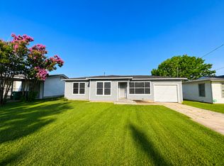 125 N McEntire Ct, White Settlement, TX 76108