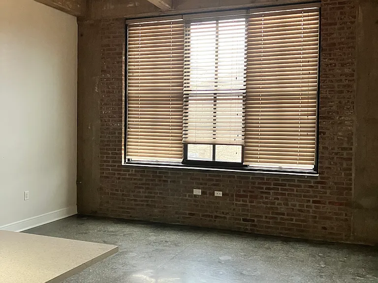 225 McWhorter St #103 — Photo 2