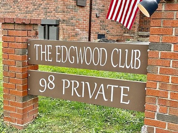 2nd image of 98 Edgwood St APT B2