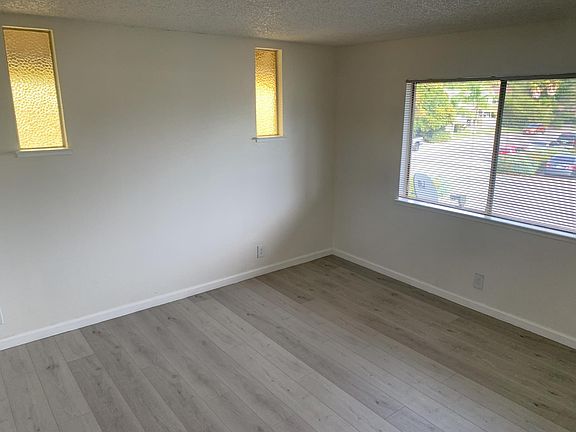 4th image of 2349 Villanova Cir #9