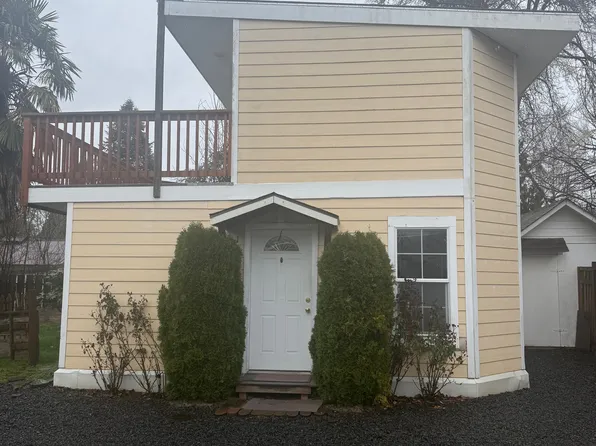 137 NE Florist Ln Unit A, Hillsboro, OR 97124