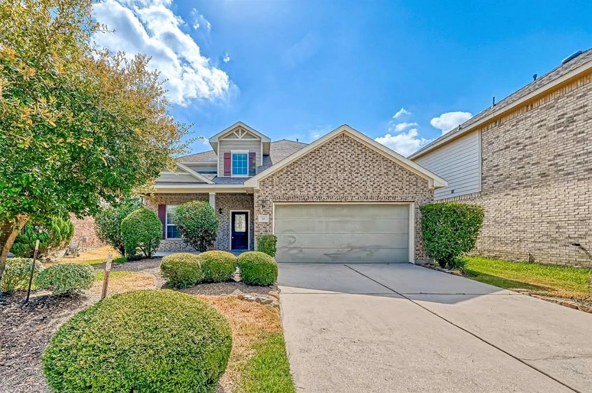 4 bed, 2.5 bath, 2781 sqft, $3,000 — Photo 1