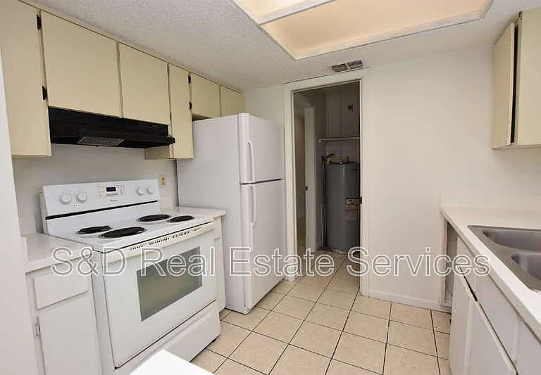 1019 Buccaneer Dr — Photo 3