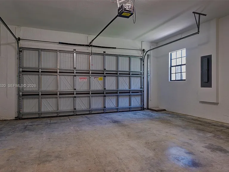 142 SW 127th Ter — Photo 21