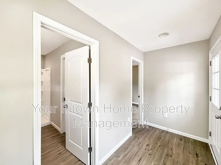 2695 Sharondale Dr NE — Photo 46