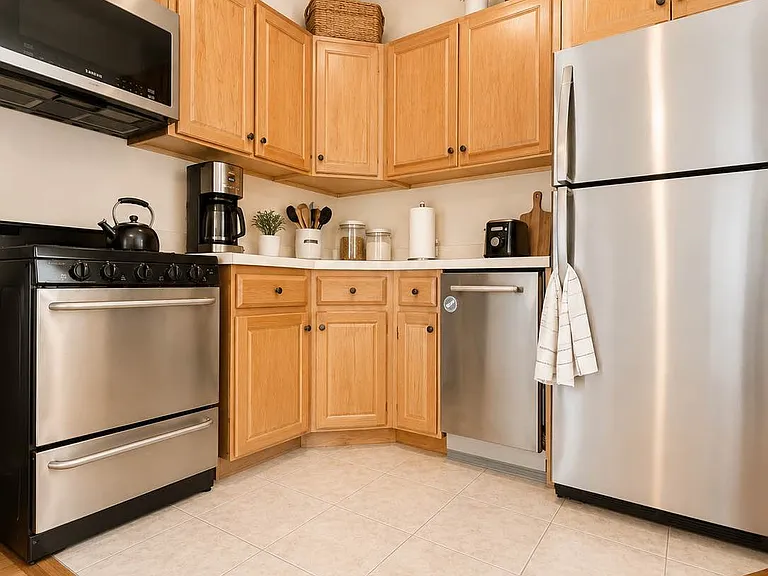 116 W 75th St #4 — Photo 20
