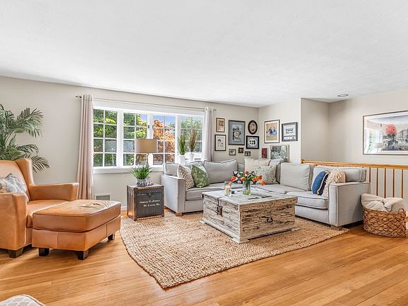 4th image of 32 Briarwood Rd