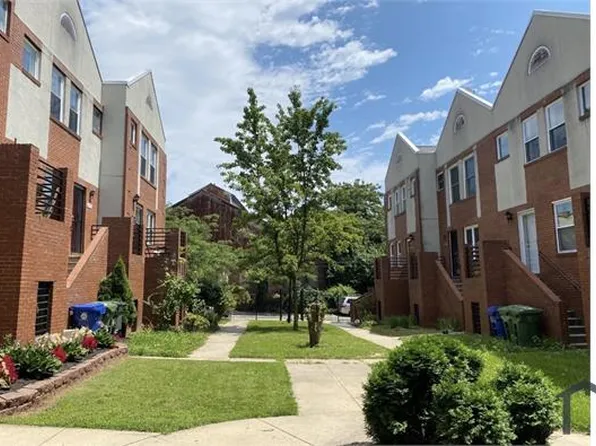 2571 Francis St, Baltimore, MD 21217