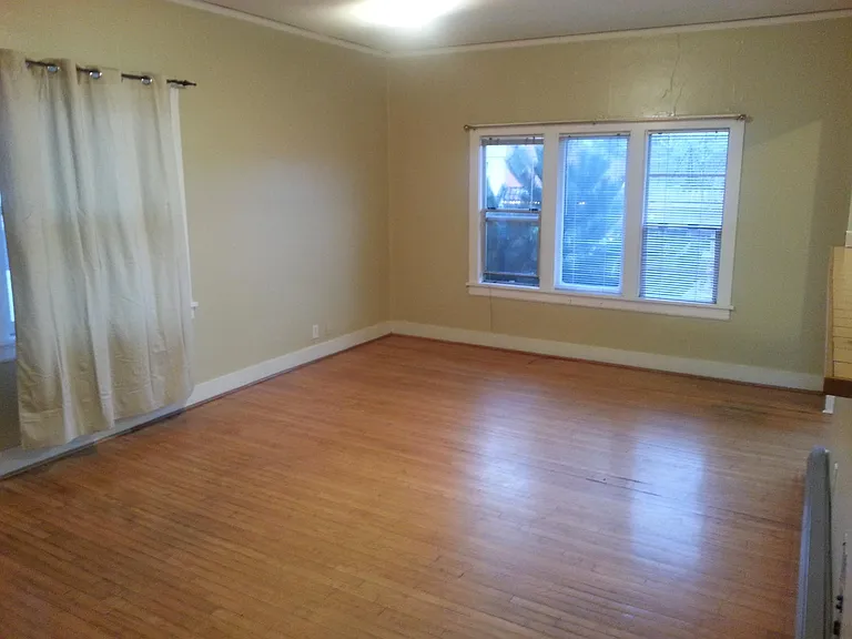3615 SE Hawthorne Blvd #5 — Photo 4