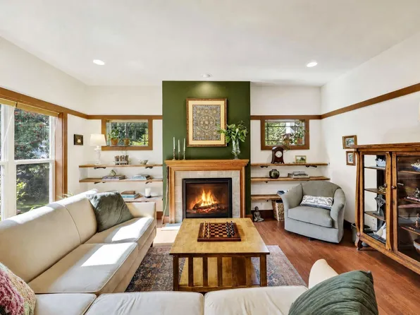 702 McLean Dr, Madison, WI 53718