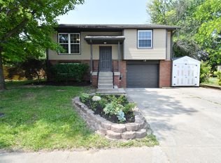 1218 Woodpointe Dr, Indianapolis, IN