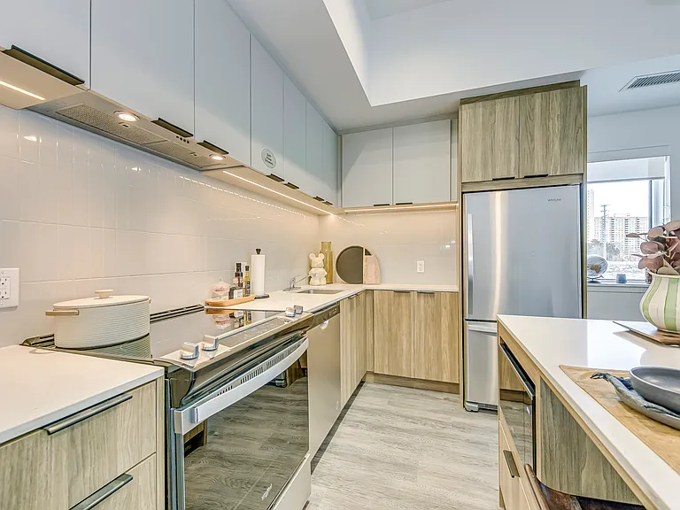 185 Enfield Pl — Photo 16