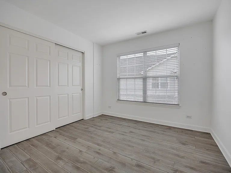 54 Egg Harbour Ct — Photo 17