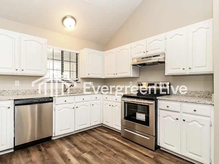 6440 Lavon Dr — Photo 9